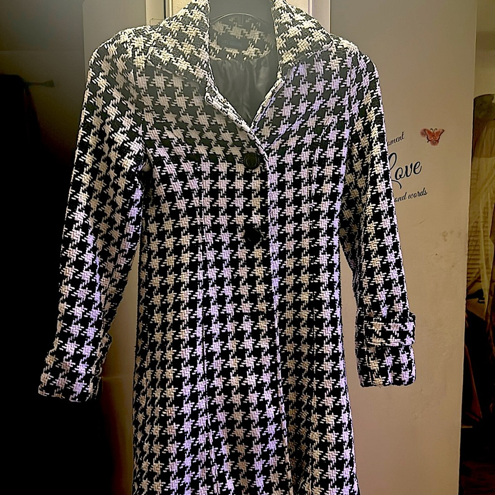 Black /white jacket brand love culture. houndstooth approx size Xs/2 it’s pretty